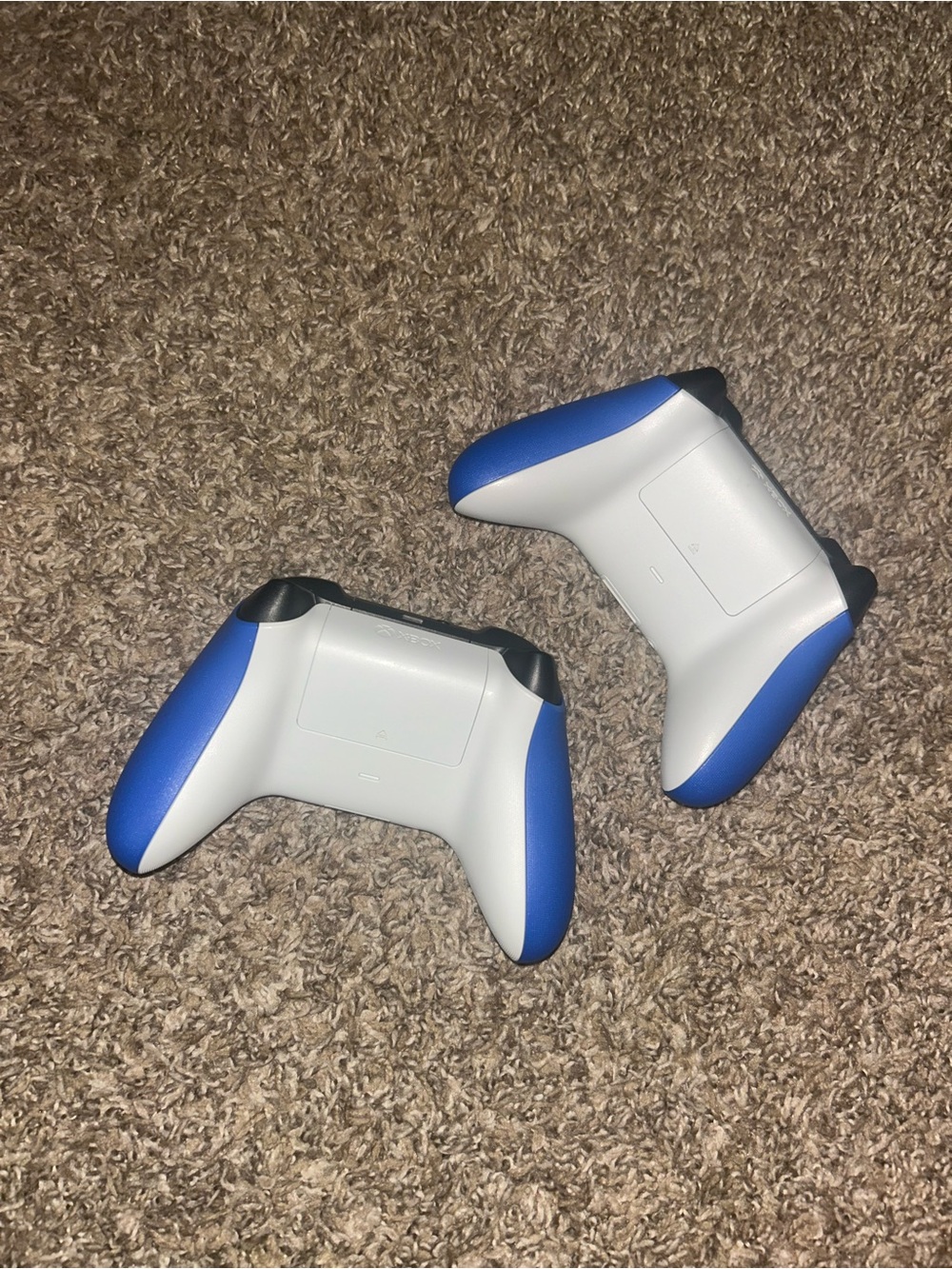 Two Blue Xbox Wireless Controllers - Picture 5 of 8